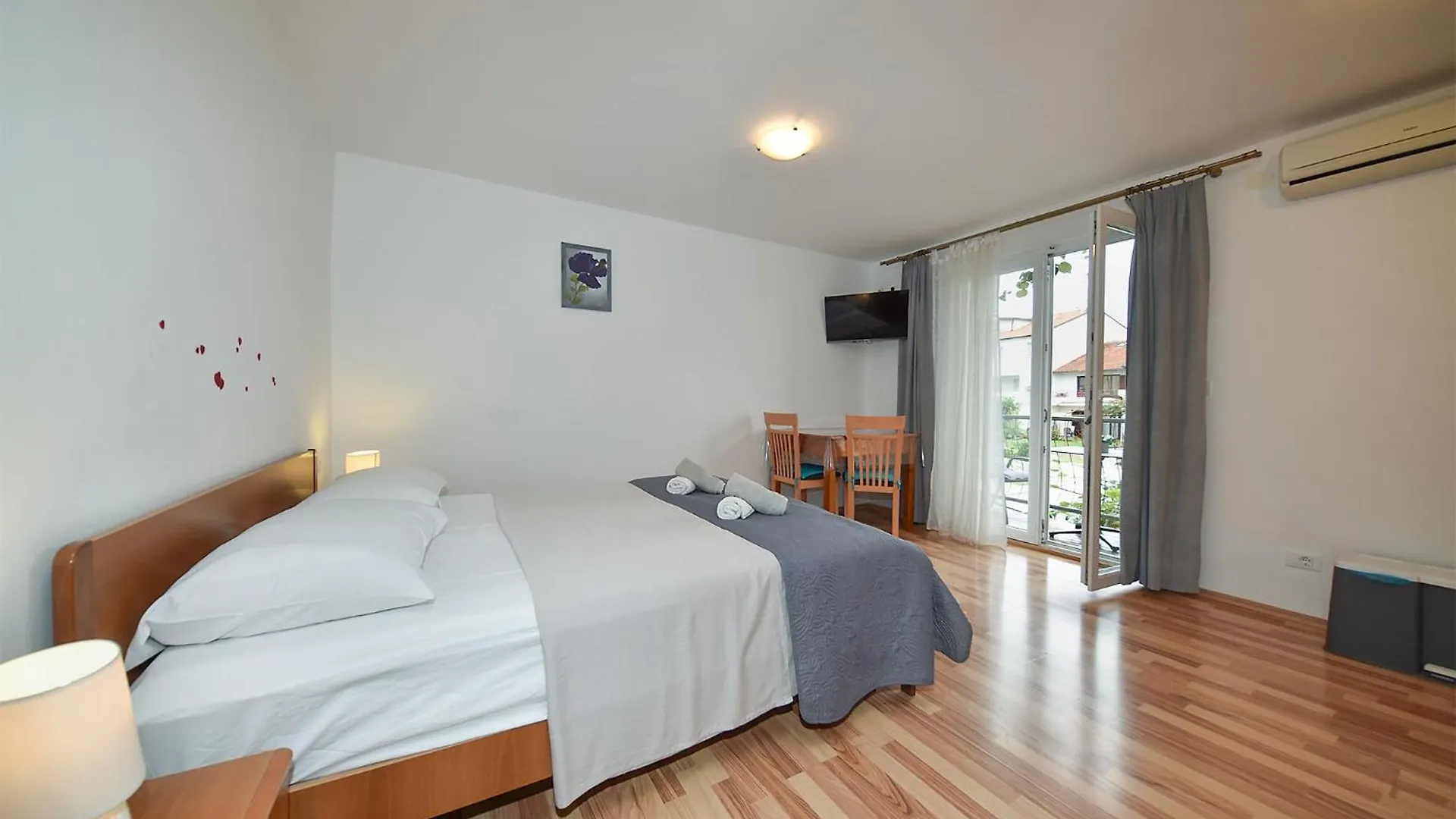 Apartments Romano 1099 Rovinj