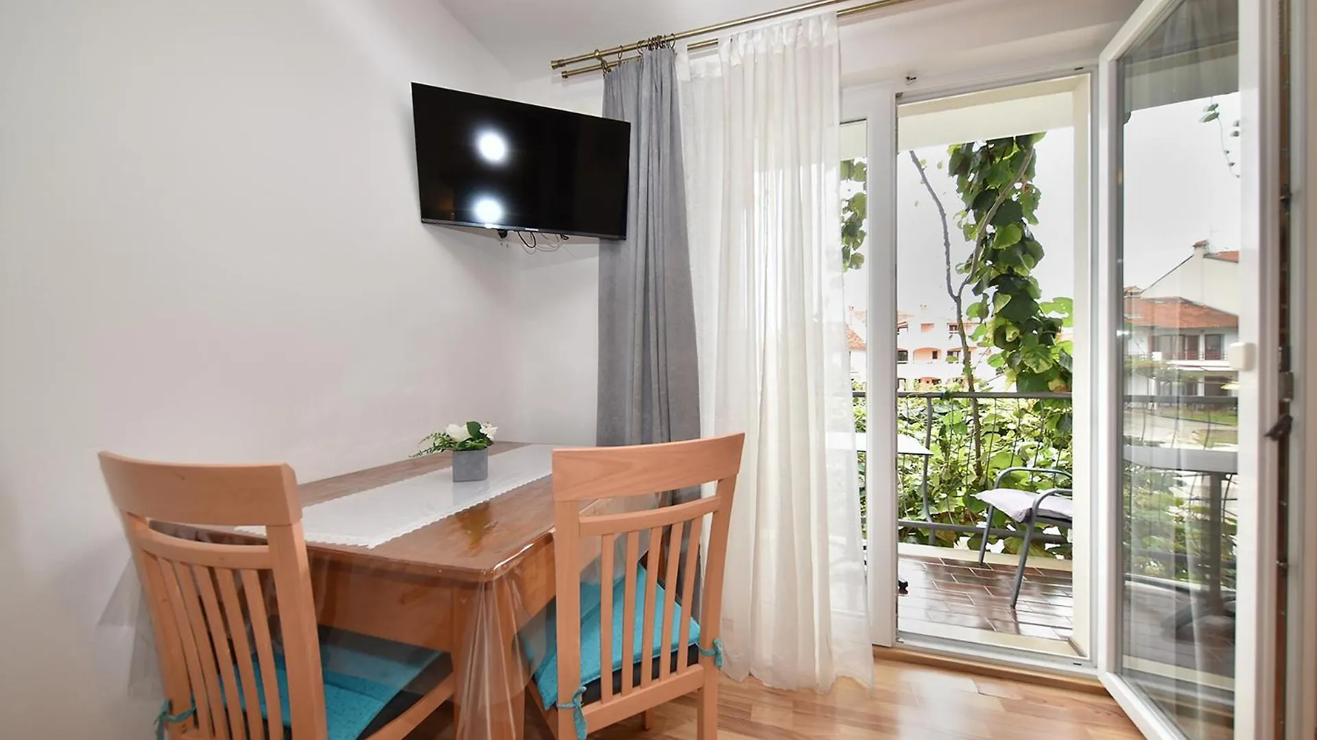 Apartments Romano 1099 Rovinj 0*,