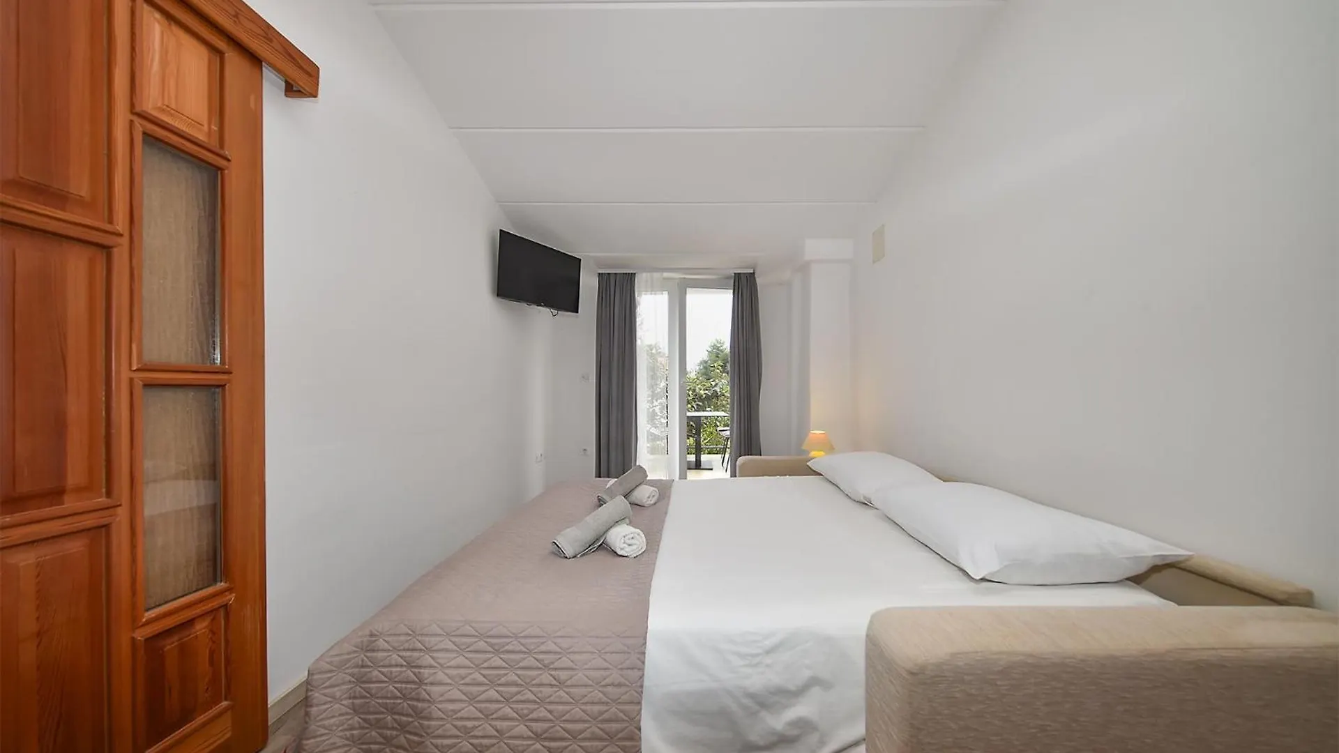 Apartments Romano 1099 Rovinj