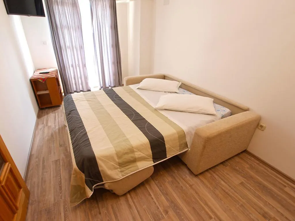 Apartments Romano 1099 Rovinj